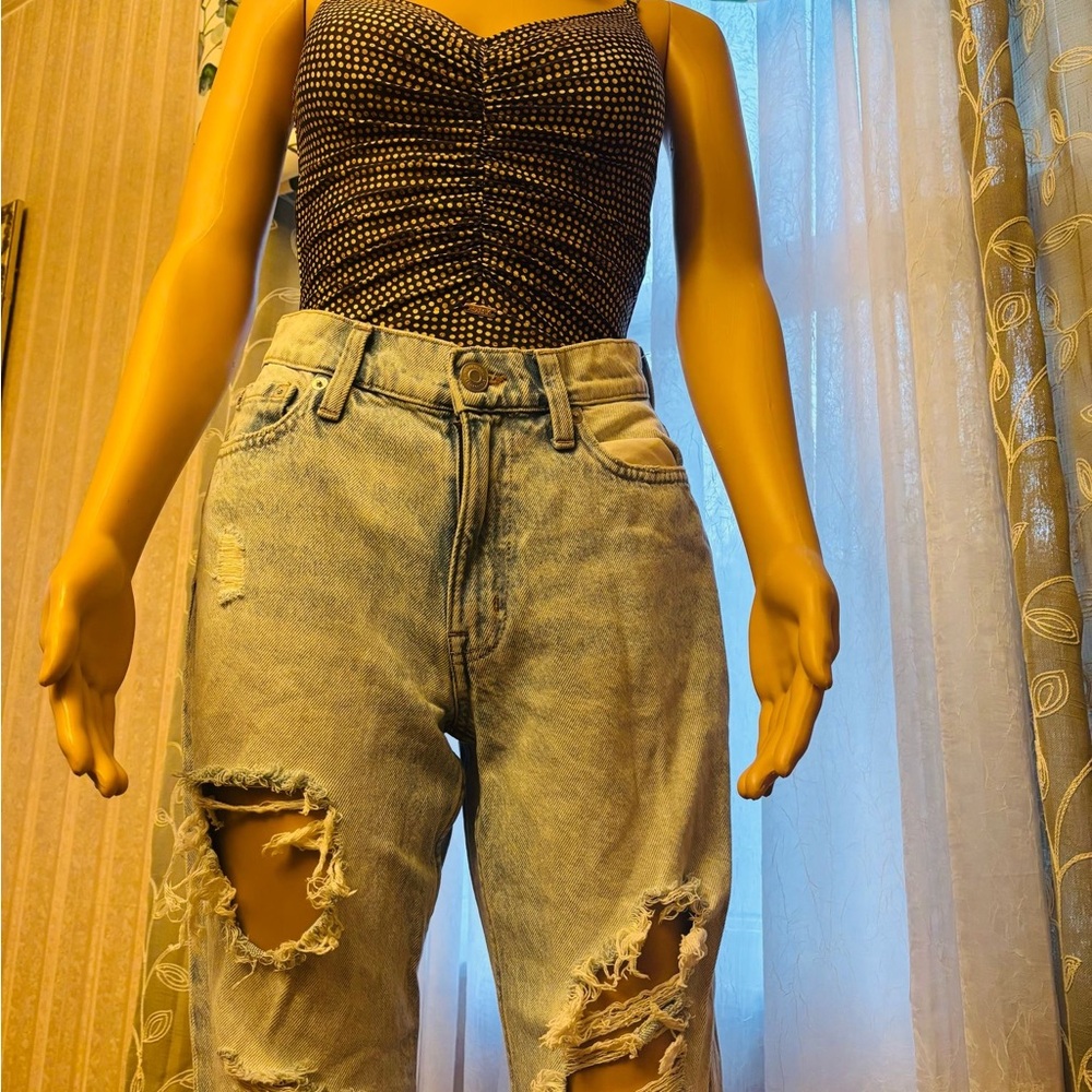 Aeropostale light blue Jean. Perfect for summer! Distressed Jeans